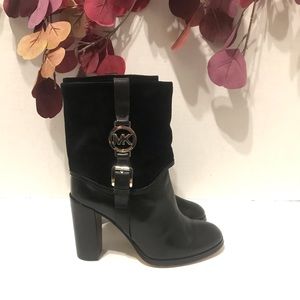 ✨Michael Kors Booties✨